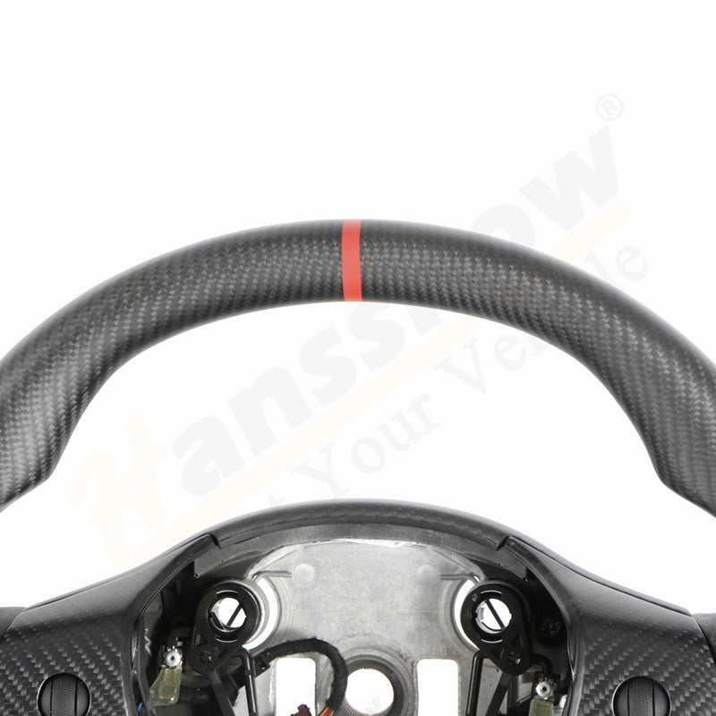 The steering wheel stripe color can be customized.
